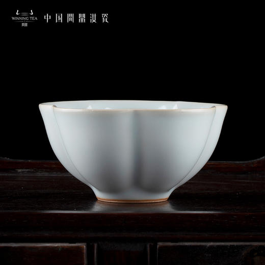 问鼎汝瓷鼎峰系列月白老款大梅花杯 商品图0