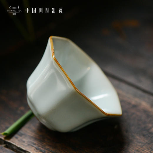 问鼎汝瓷鼎峰系列月白老款紫金釉经典款八方杯 商品图1