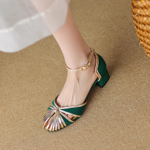 包头时尚复古，高跟罗马鞋猪笼鞋镂空鞋HBP-3531A 商品图3