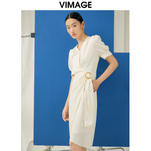 VIMAGE纬漫纪夏季新品纯色百搭洋气褶皱收腰连衣裙V1907527 商品图3