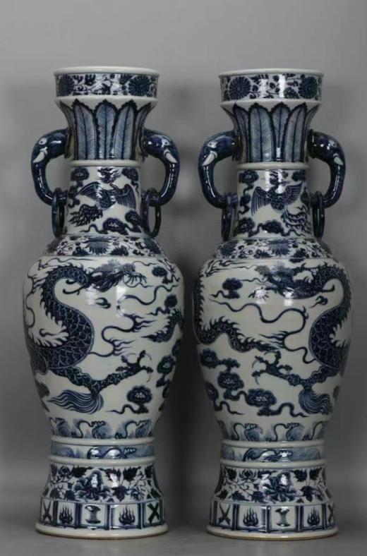 青花缠枝莲龙凤纹象耳瓶 商品图0