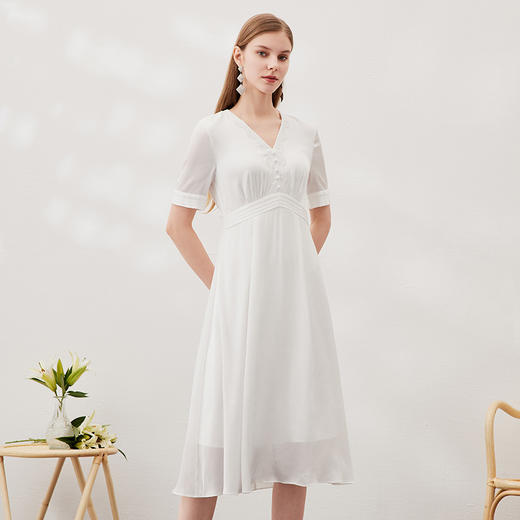 EITIE爱特爱夏季新款气质V领显瘦高腰连衣裙7007738 商品图2