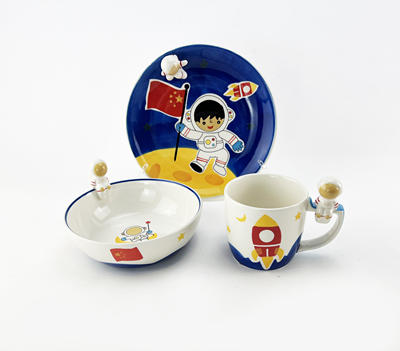 泰国进口儿童陶瓷餐具卡通立体宇航员水杯马克杯饭碗盘 商品图4