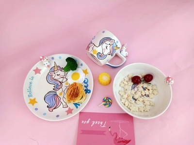 泰国进口儿童陶瓷餐具卡通立体独角兽水杯马克杯饭碗盘