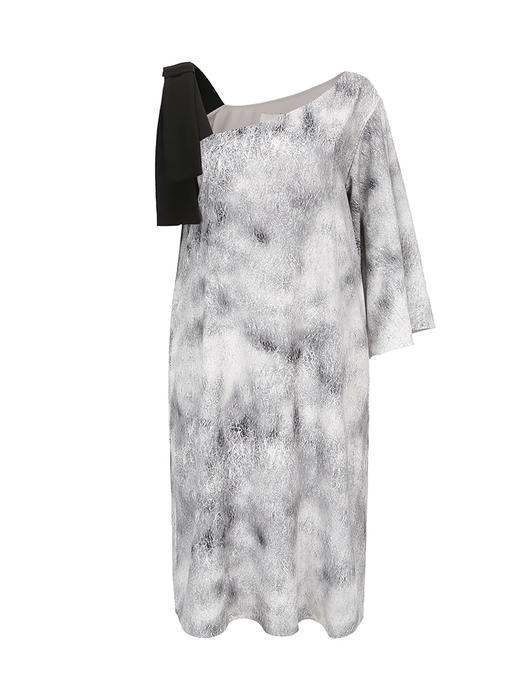 【秋千】品牌定制印花斜肩扇形袖廓形单袖连衣裙/23000029 商品图4