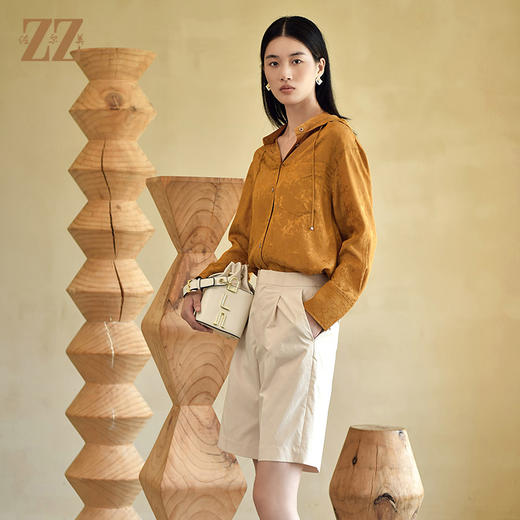 佐尔美2022秋季新款 法式复古简约焦糖色提花衬衫上衣女E23SY26 商品图1