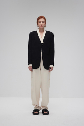 领口撞色肌理外套