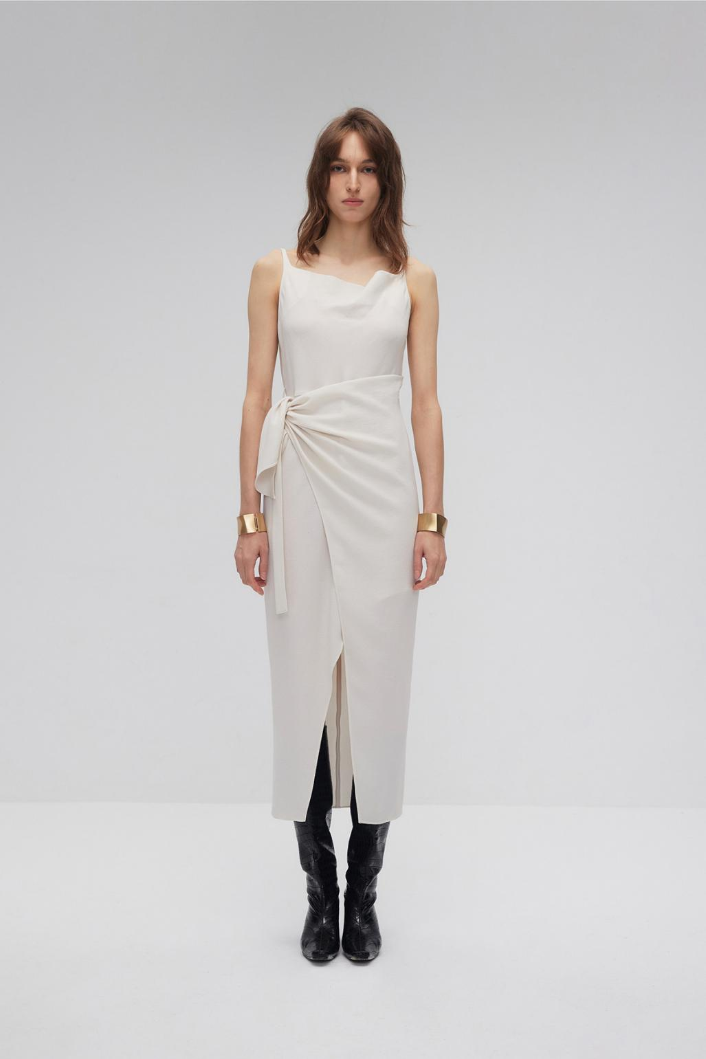 吊带不规则裙摆连衣裙