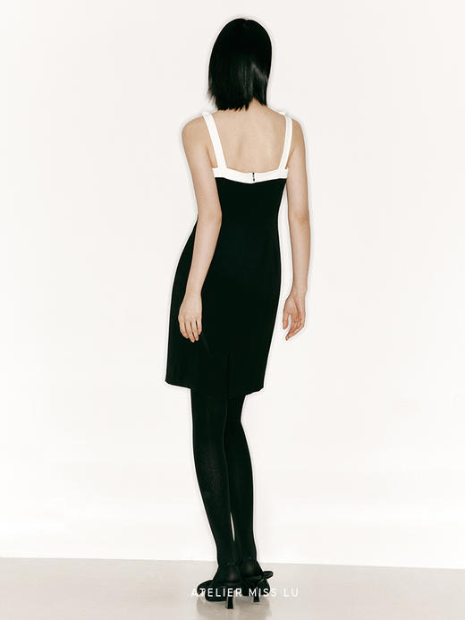 【海边邂逅】蝴蝶结吊带拼色线条修身连衣裙/23000037 商品图1