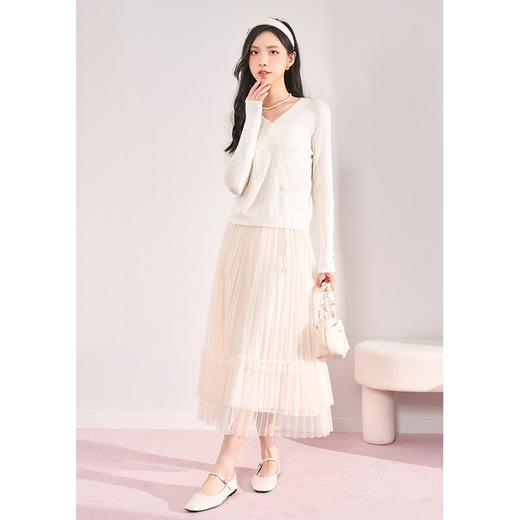 西遇薄款针织衫女2023春夏新款不规则设计感短款收腰V领长袖上衣10030918 商品图2