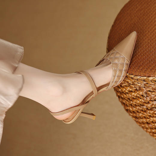 舒适百搭，一字扣里外全皮包头凉鞋YX-A899 商品图0