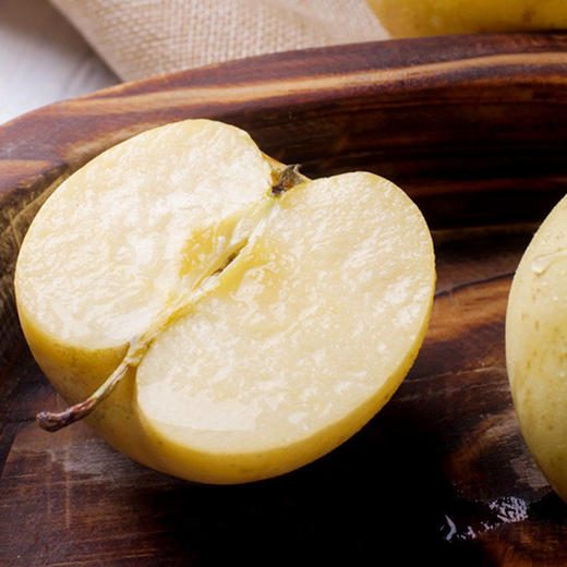 【产地直发！黄金奶油富士苹果】山东烟台维纳斯黄金苹果，甜蜜无渣，脆香可口，多汁味浓，一口甜到心坎里！糖心当季整箱山东栖霞白苹果健康 商品图6