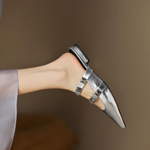 性感优雅，尖头真皮几何铆钉平底凉拖HB-4026 商品图1