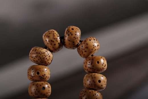 CZPT0032°高品质陈籽星月菩提手饰 商品图8