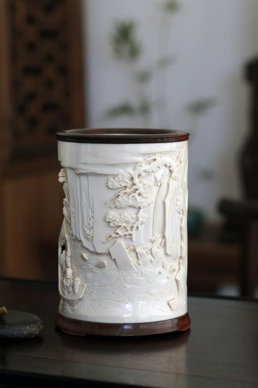赤壁夜游°猛犸牙雕笔筒 商品图1