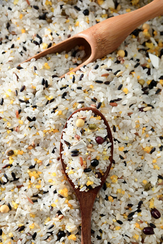 米饭放肆吃，糖尿病人可以吃的米饭，17种杂粮糙米饭，专利谷物预熟技术，同煮同熟工艺 满足全面营养 一键享受美味2.5kg/袋 商品图2