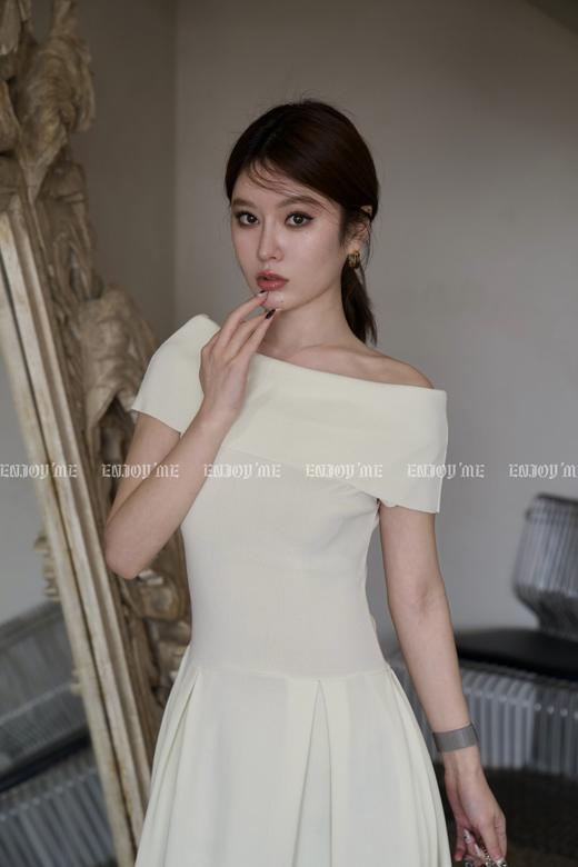 【门店同款】2023年春季复古法式一字肩连衣裙 150357435 商品图7