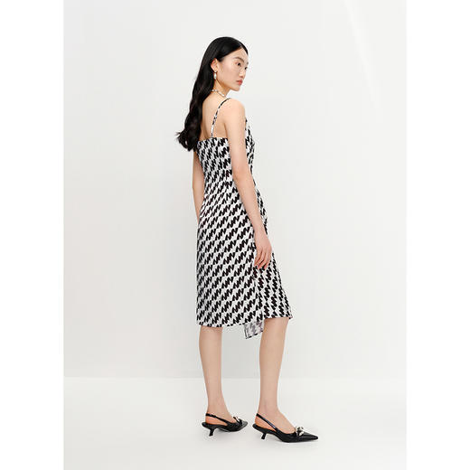 NEELLY纳俪连衣裙女中长款吊带A字裙褶皱收腰显瘦下开叉裙子时尚N23041Y01020 商品图4