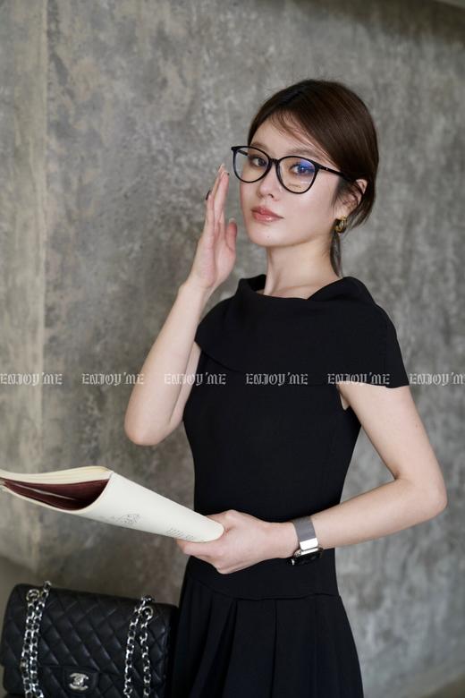 【门店同款】2023年春季复古法式一字肩连衣裙 150357435 商品图2