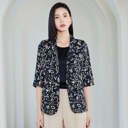 玳莎重磅印花真丝西装女2023年夏季新款简约设计感两色印花七分袖防晒外套  DB37202 商品图1