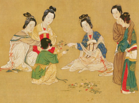  《汉宫春晓图》里画了些什么：团扇轻挥，佳人斗草忙 