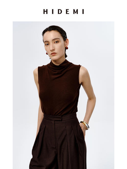 HIDEMI 【董生活同款】云朵系列亲肤柔软薄针织软糯三件套 背心/长袖上衣/百褶半身裙 灰色/巧克力色 商品图9