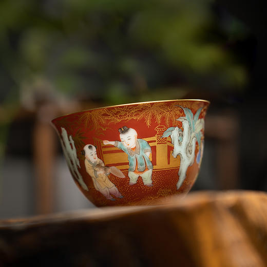 红地古彩描金婴戏杯 商品图2