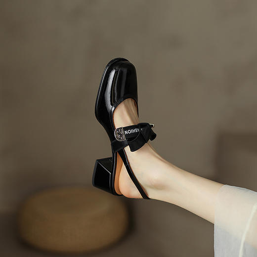 一字带蝴蝶结，方头粗跟高跟鞋YF-D20106-2 商品图1