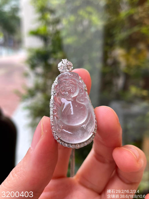 3200403，玻璃财神爷吊坠。具体价格微信咨询 商品图3