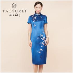 3楼 陶玉梅淬蓝樱花旗袍