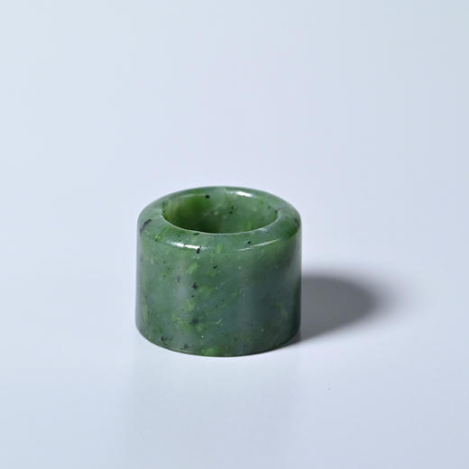清代和田碧玉扳指儿 商品图1