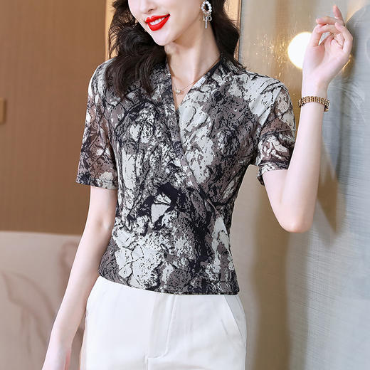 V领网纱打底衫上衣时尚印花交叉褶皱显瘦小衫KQL-460H2392 商品图0