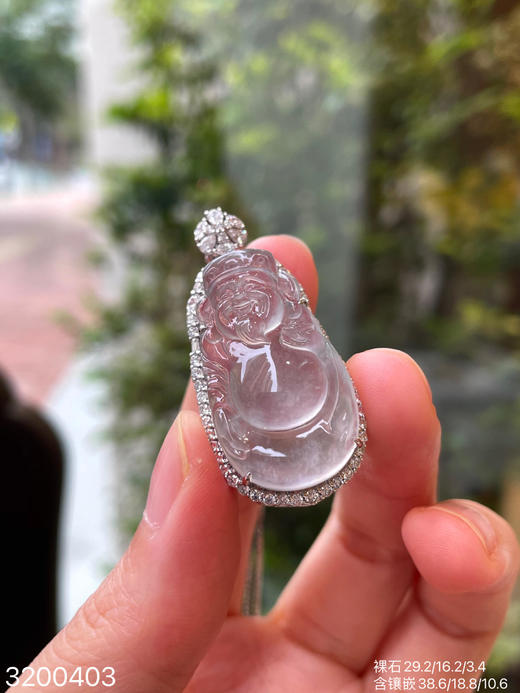 3200403，玻璃财神爷吊坠。具体价格微信咨询 商品图0