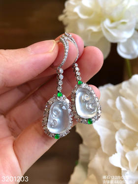 3201203，玻璃如意耳坠。具体价格微信咨询