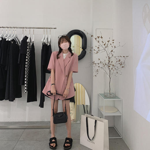 金蘑菇菇【黑标线 买手店，黑色、灰色半裙】半裙 商品图4