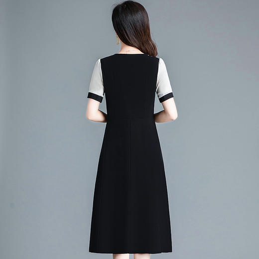QYMXYKL-CF12-L 2023年夏款中长款简约拼接修身时尚连衣裙方领短袖气质通勤A字裙 商品图2