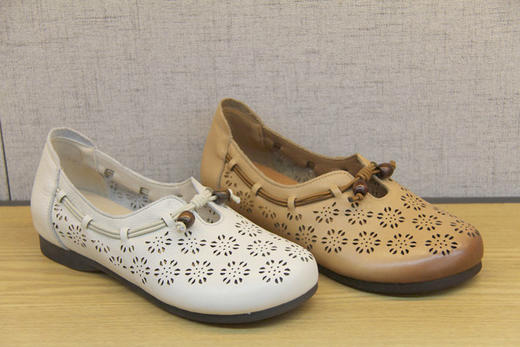 豪行女鞋21292351妈妈鞋凉鞋真皮软底舒适镂空一脚蹬女鞋透气冲孔 商品图3