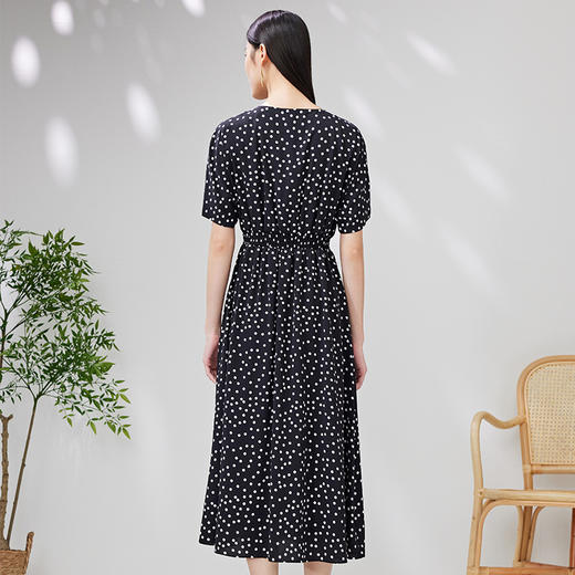 EITIE爱特爱夏季新款时尚气质复古波点修身连衣裙B2307130 商品图4