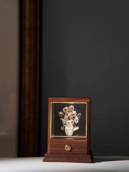 英国国家美术馆 梵高系列向日葵水晶玻璃摆件小夜灯#此商品参加第十一届北京惠民文化消费季 商品图2