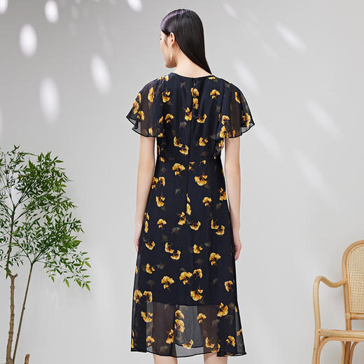 EITIE爱特爱EITIE爱特爱夏新款复古法式优雅印花时尚通勤温柔感真丝连衣裙B2307140 商品图4