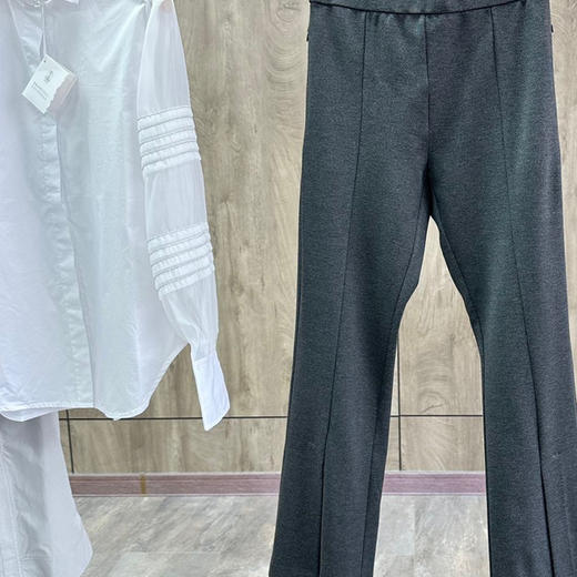 【闭着眼睛来捡漏】T家烟灰色 微喇 开叉女款时装裤 自留还得给婆婆和妈妈都要留的一款好穿显瘦显年轻 舒适无束缚的 时装裤 商品图2