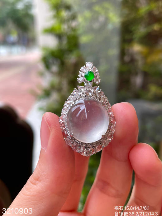 3210903，玻璃蛋面吊坠。具体价格微信咨询 商品图5