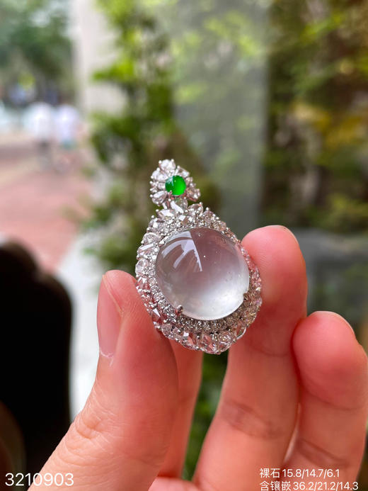 3210903，玻璃蛋面吊坠。具体价格微信咨询 商品图0