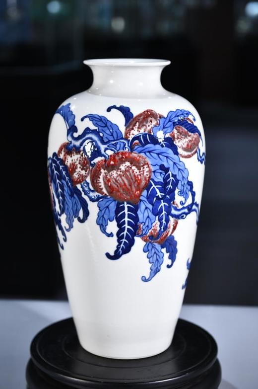青花釉里红九桃梅瓶 商品图0