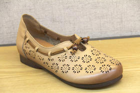 豪行女鞋21292351妈妈鞋凉鞋真皮软底舒适镂空一脚蹬女鞋透气冲孔