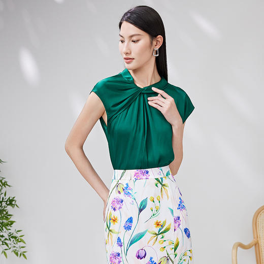 EITIE爱特爱夏季新款时尚洋气纯色设计感小上衣女7013714 商品图8