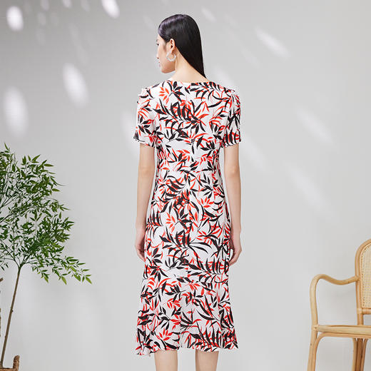 EITIE爱特爱圆领收腰显瘦度假风长裙6607303连衣裙 商品图4