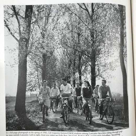 富兰克林与马歇尔学院学生生活轶事史 数百幅插图 精装16开 商品图10