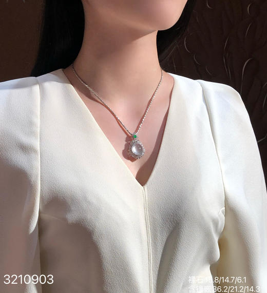 3210903，玻璃蛋面吊坠。具体价格微信咨询 商品图4