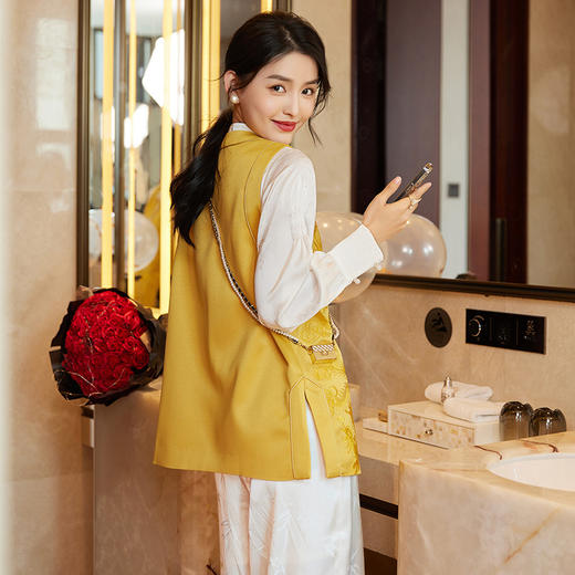 FLZD-A9247中国风重工刺绣马甲背心外套女复古中式圆领盘扣马夹唐装上衣9247 商品图3